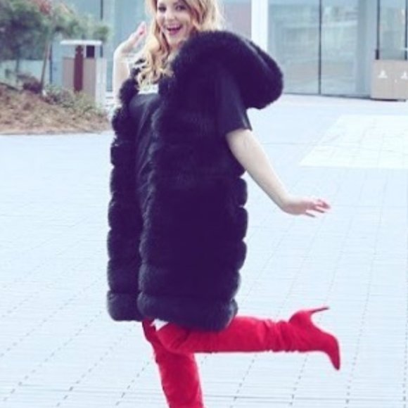 Hooded thick soft faux fur long vest - Picture 4 of 7